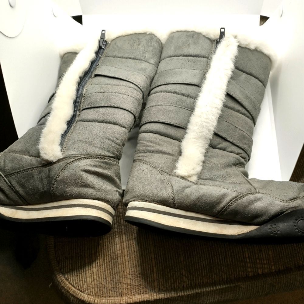 American Eagle zipper winter boots grey size 6